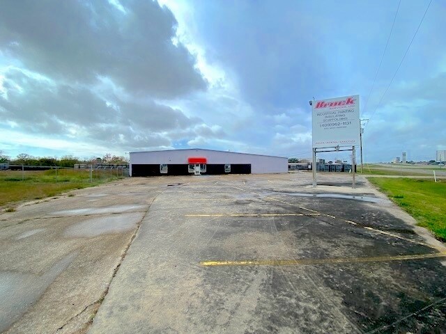 2201 W Parkway St, Groves, TX for sale - Primary Photo - Image 1 of 1