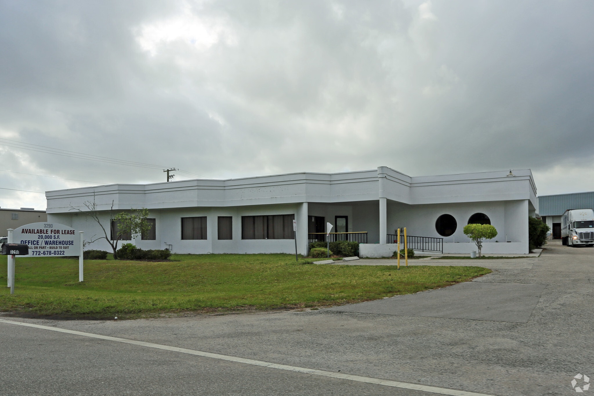 3290 SE Slater St, Stuart, FL for sale Primary Photo- Image 1 of 1