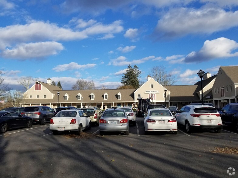 120 W Center St, West Bridgewater, MA for lease - Building Photo - Image 2 of 8