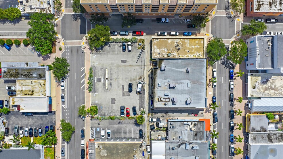 601-605 Lucerne Ave, Lake Worth, FL for sale - Building Photo - Image 2 of 12