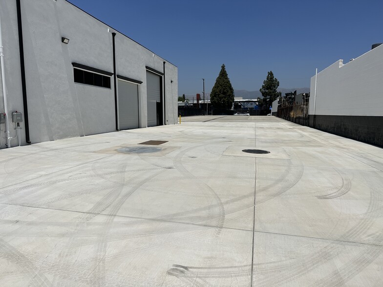 20928 Itasca St, Chatsworth, CA for lease - Building Photo - Image 3 of 34