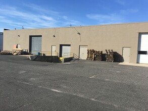 1601-1607 Lakeland Ave, Bohemia, NY for lease Building Photo- Image 2 of 3