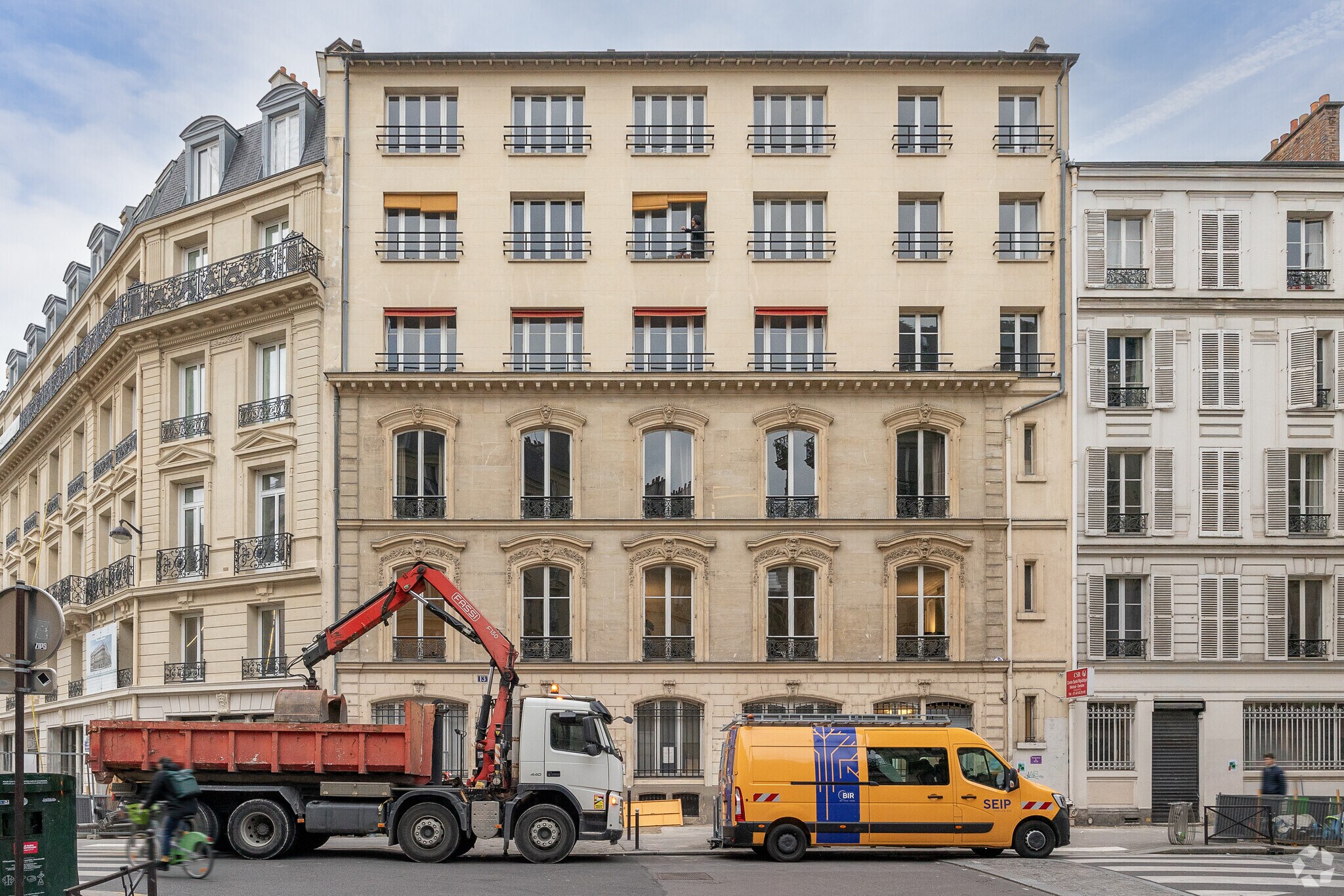 13 Bis Rue Yves Toudic, Paris for lease Primary Photo- Image 1 of 2