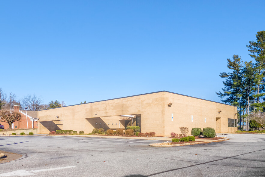 100 N Main St, Marion, NC for sale - Building Photo - Image 1 of 1