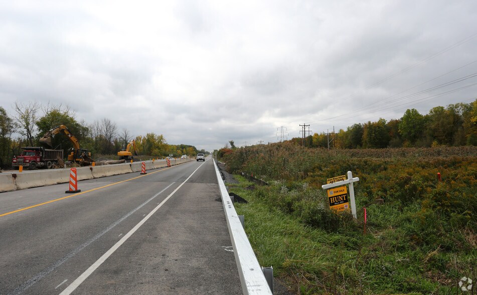 7095 Northern Blvd, East Syracuse, NY for sale - Primary Photo - Image 1 of 1