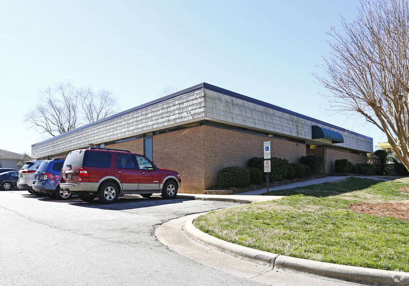 1004 Bullard Ct, Raleigh, NC for sale - Primary Photo - Image 1 of 1