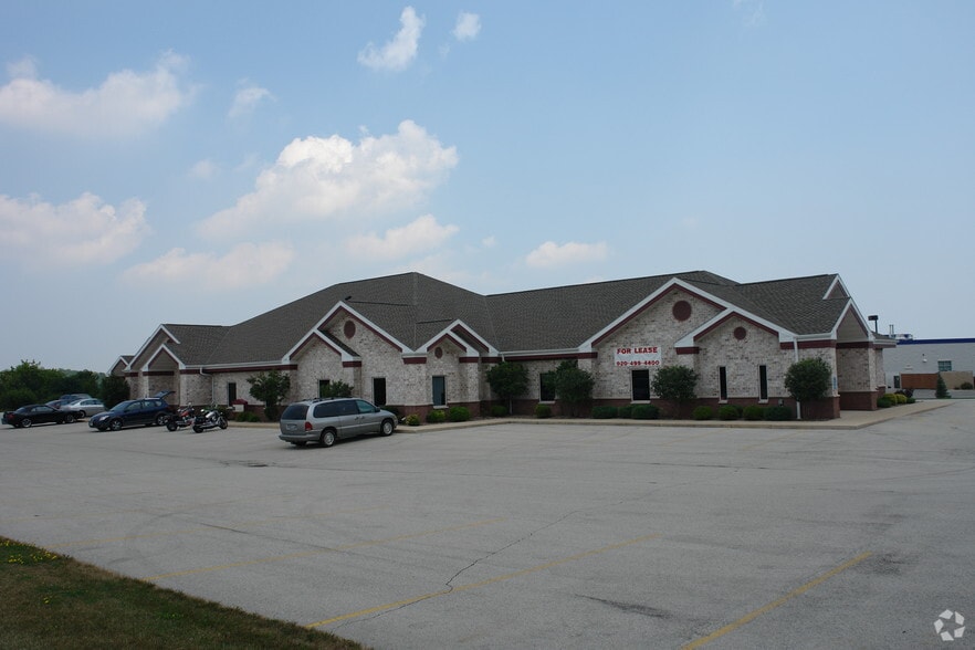 1540 Main Ave, De Pere, WI for lease - Building Photo - Image 2 of 6