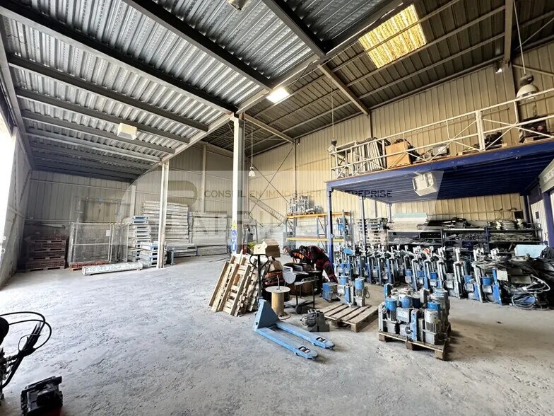 Flex in Le Rove for lease - Interior Photo - Image 3 of 6