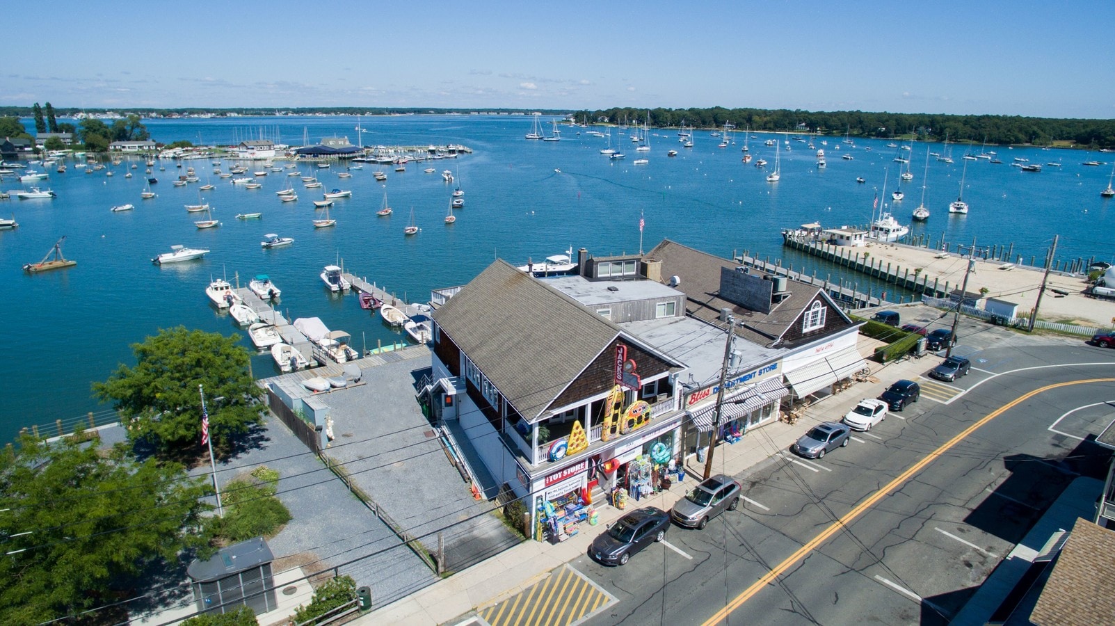 188 N Ferry Rd, Shelter Island Heights, NY 11965