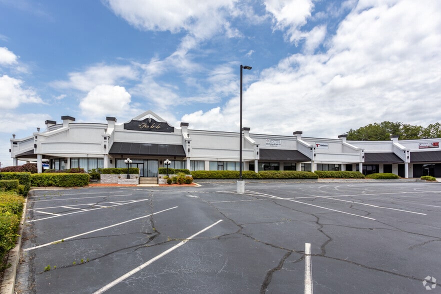 5442 Frontage Rd, Forest Park, GA for lease - Building Photo - Image 1 of 16