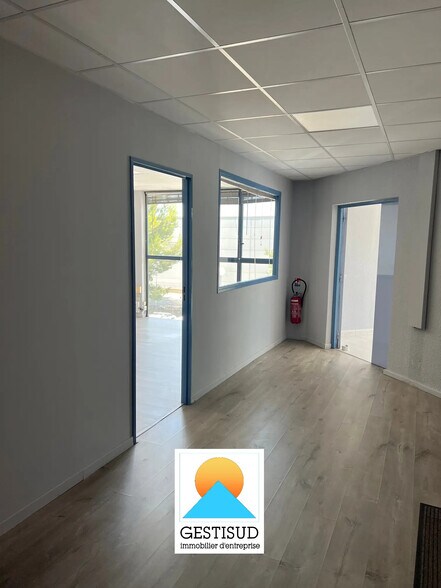 Office in Aubagne for lease - Interior Photo - Image 3 of 4