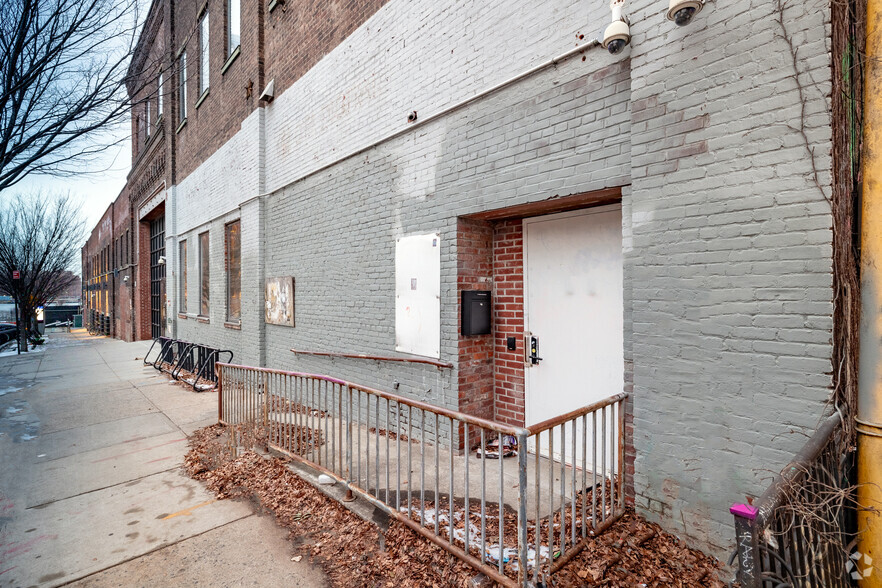 289 Kent Ave, Brooklyn, NY for lease - Building Photo - Image 3 of 5