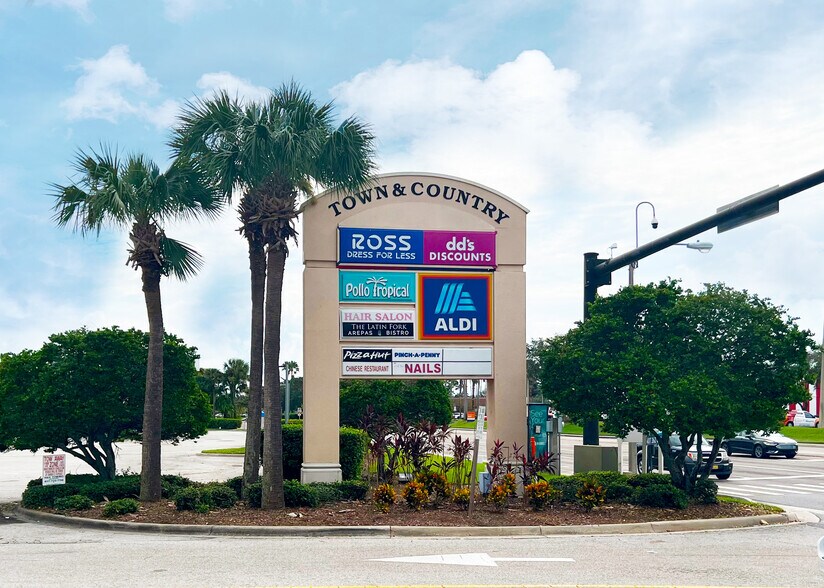 1012-1038 Buenaventura Blvd, Kissimmee, FL for lease - Building Photo - Image 3 of 6