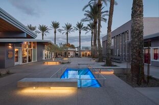 7125 E 5th Ave, Scottsdale AZ - Bar