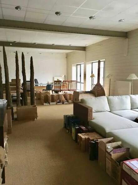 Office in Lys-lez-Lannoy for lease - Interior Photo - Image 3 of 6