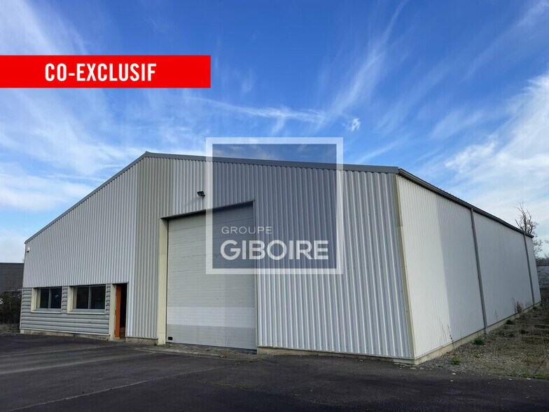 Industrial in Guichen for lease - Building Photo - Image 1 of 9
