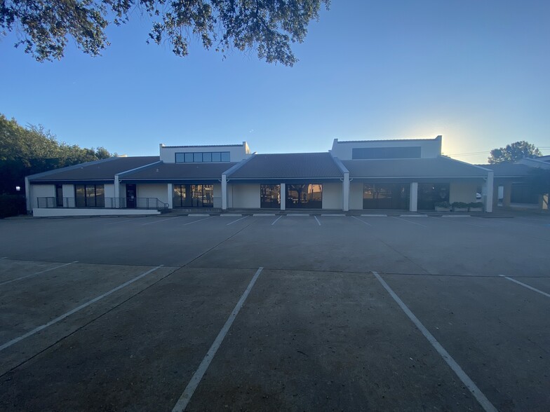 4325-4365 S Hulen St, Fort Worth, TX for lease - Building Photo - Image 3 of 5