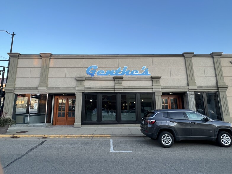 904 16th Ave, Monroe, WI for sale - Building Photo - Image 2 of 10