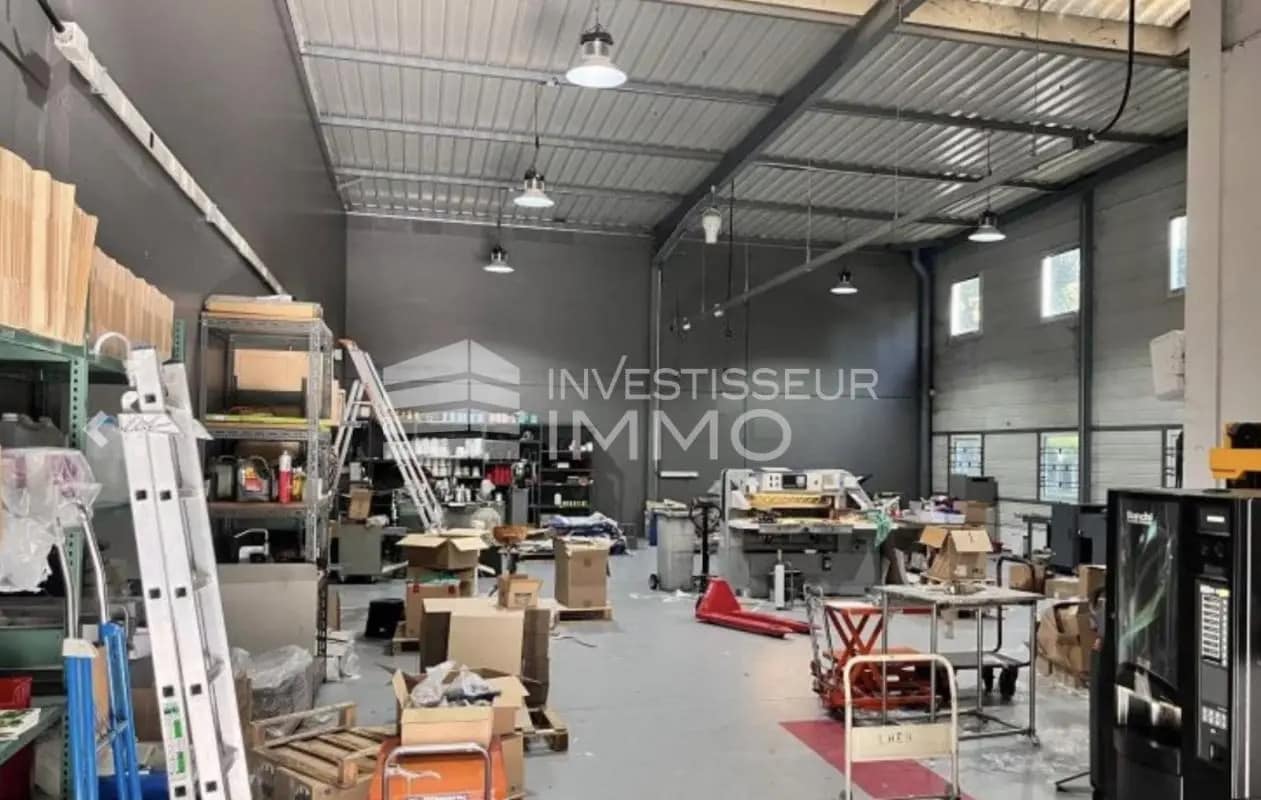 Flex in Bondy for lease Interior Photo- Image 1 of 8