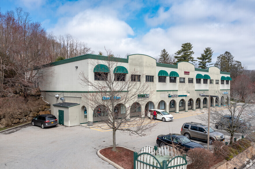 2050 E Main St, Cortlandt Manor, NY for lease - Building Photo - Image 2 of 5