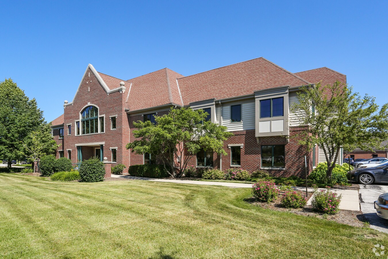 1500 W Market St, Mequon, WI 53092 Lakeside Building North