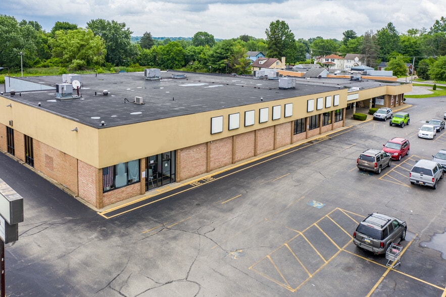 823-829 Sharon New Castle Rd, Farrell, PA for lease - Building Photo - Image 3 of 12