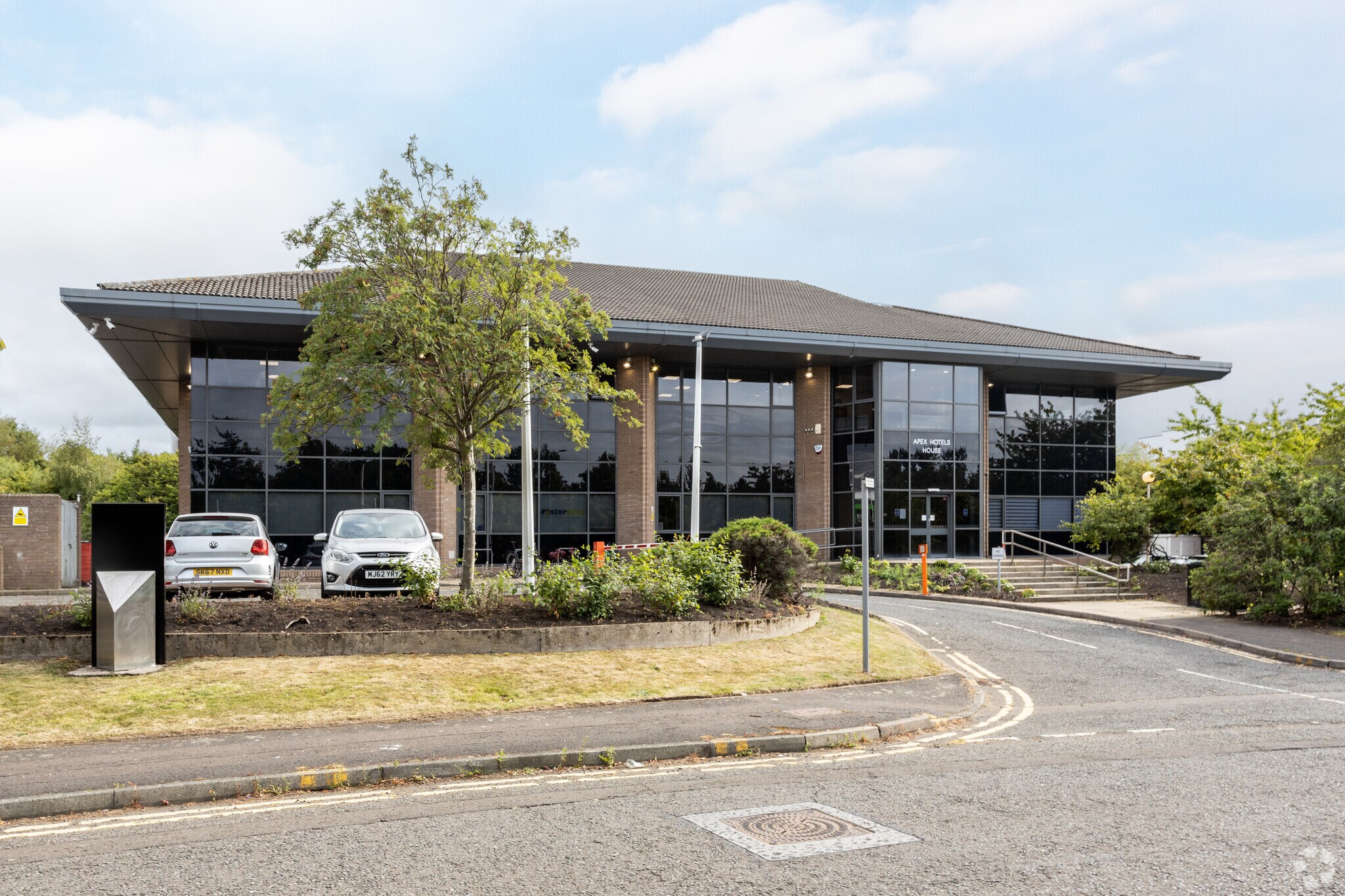 1 Mid New Cutlins, Edinburgh for lease Building Photo- Image 1 of 5