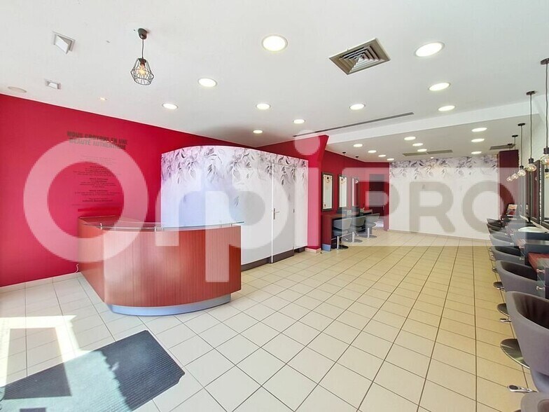 Retail in Soissons for lease - Building Photo - Image 3 of 7