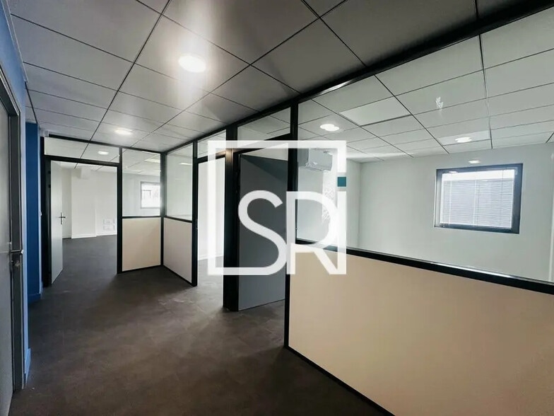 Office in Pont-du-Château for sale - Building Photo - Image 2 of 10