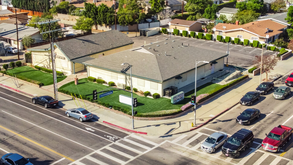 16605 Devonshire St, Granada Hills, CA for lease - Building Photo - Image 1 of 10