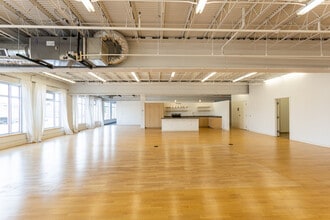 2112 Broadway St NE, Minneapolis, MN for lease Interior Photo- Image 1 of 5