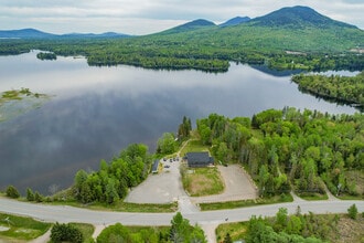 9 Tranquility Ln, Eustis, ME for lease Interior Photo- Image 2 of 20
