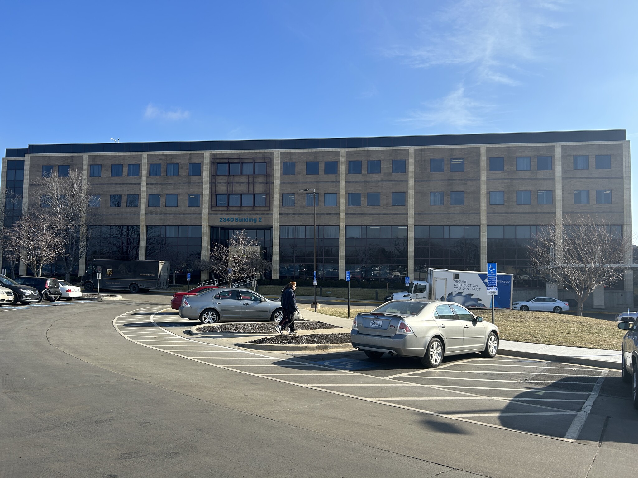 2340 E Meyer Blvd, Kansas City, MO for lease Building Photo- Image 1 of 3