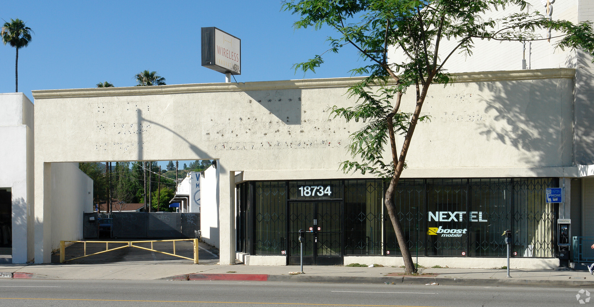 18734 Ventura Blvd, Tarzana, CA for sale Primary Photo- Image 1 of 1