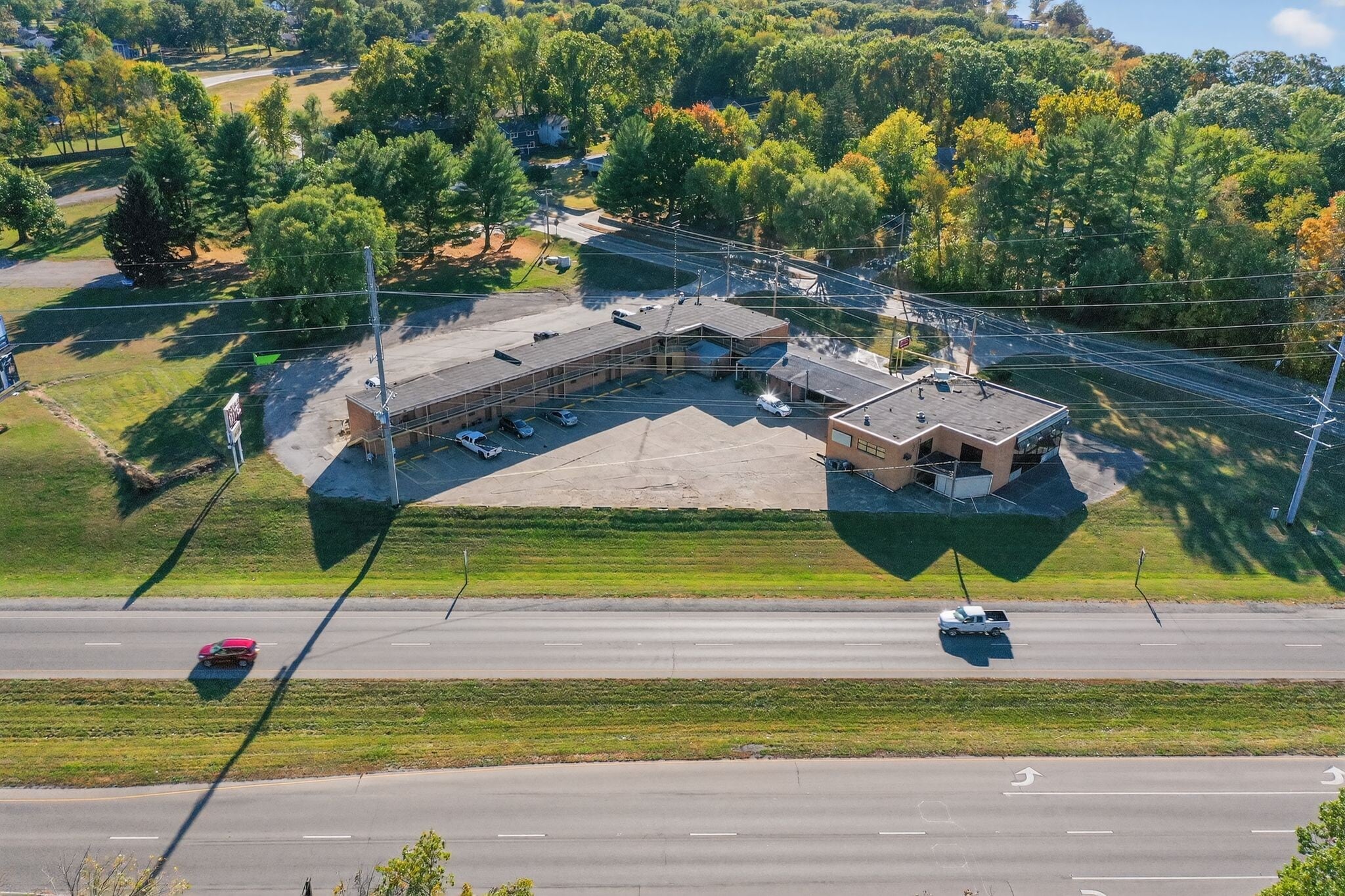 16 S Country Club Rd, Decatur, IL for sale Primary Photo- Image 1 of 22