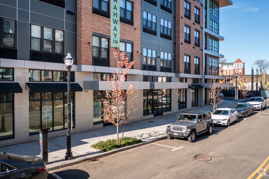 84 Monroe St, Rahway, NJ 07065 The Mint