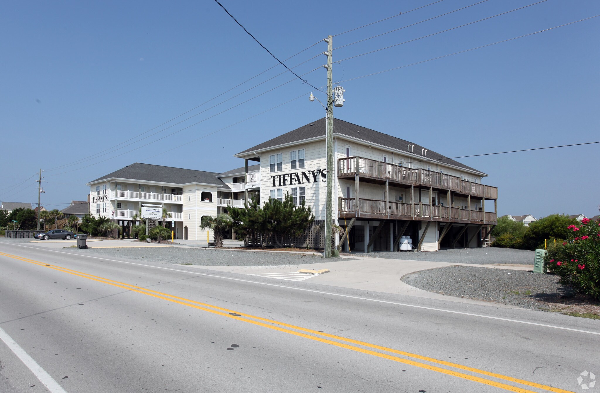 1502 N New River Dr, Surf City, NC 28445 Tiffany's Motel