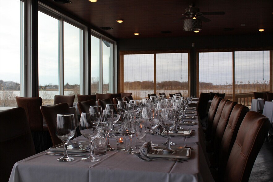 215 Atlantic Ave, East Moriches, NY for sale - Building Photo - Image 1 of 1