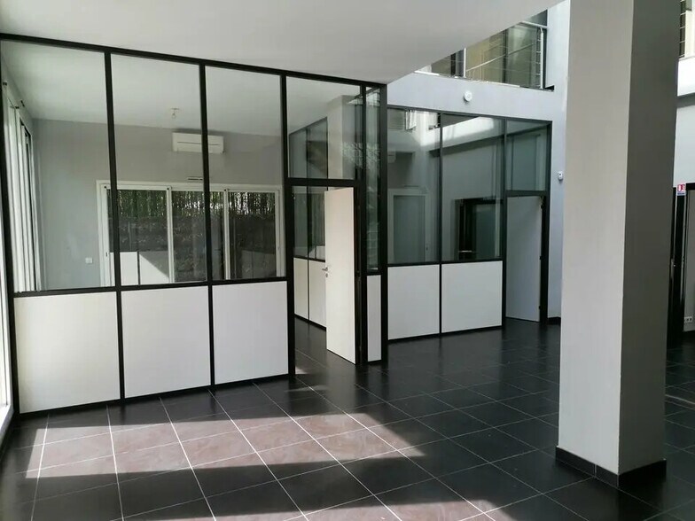 Office in Saint-Maur-des-Fossés for lease - Building Photo - Image 3 of 5