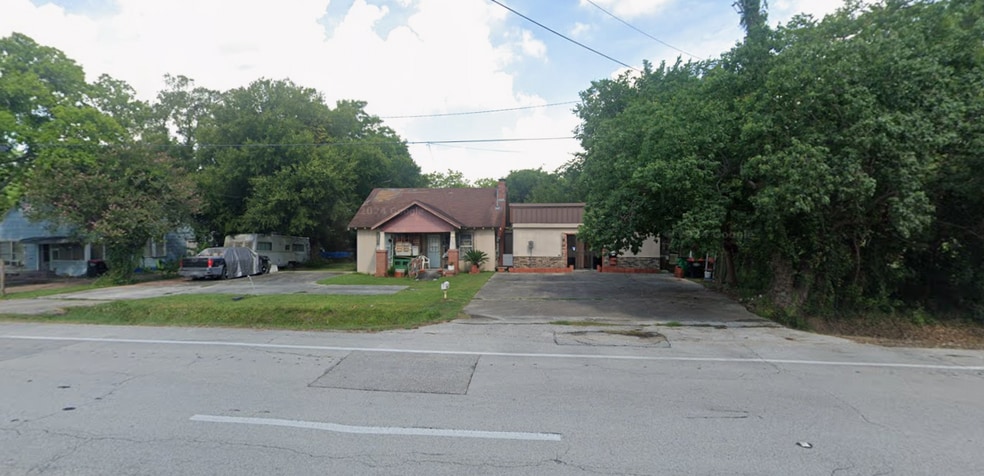 6703 Bayway Dr, Baytown, TX for sale - Primary Photo - Image 1 of 1