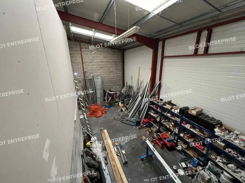 Office in Le Rheu for lease - Interior Photo - Image 3 of 8