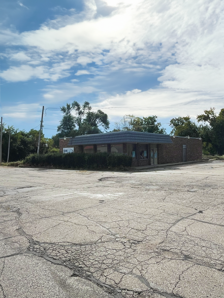 120 S Clark St, Albion, MI for sale - Building Photo - Image 3 of 5