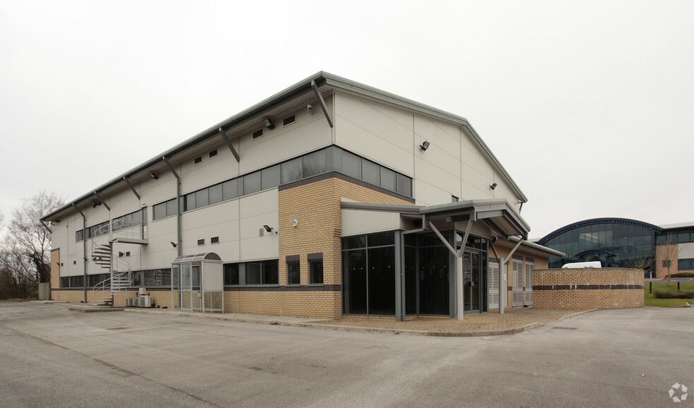 Mead Way, Burnley for sale - Primary Photo - Image 1 of 1