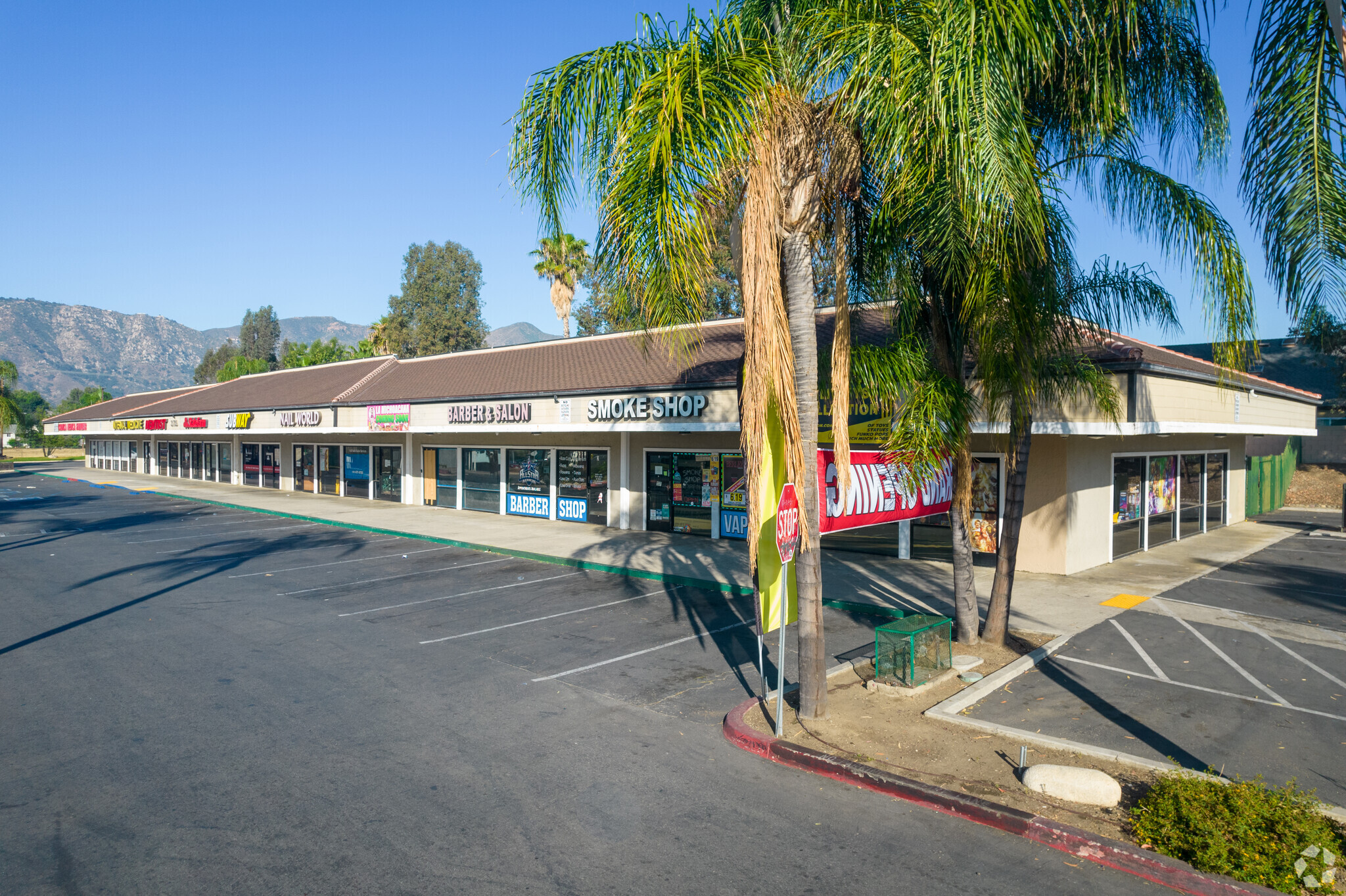 31733-31739 Riverside Dr, Lake Elsinore, CA for sale Primary Photo- Image 1 of 1