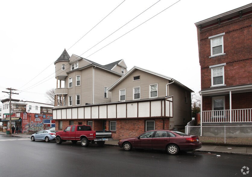 951-953 Bank St, Waterbury, CT for sale - Building Photo - Image 2 of 2
