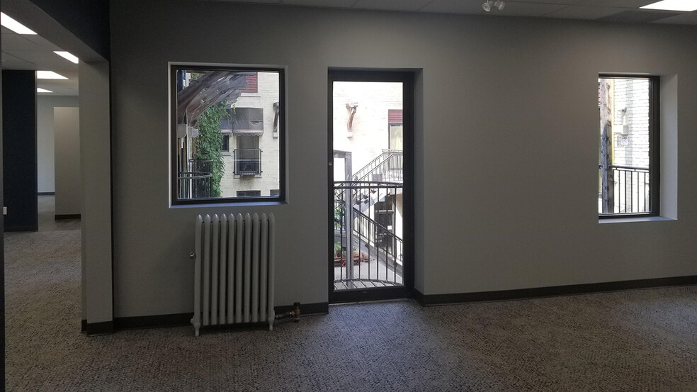 107 Osborne St, Winnipeg, MB for lease - Building Photo - Image 3 of 5