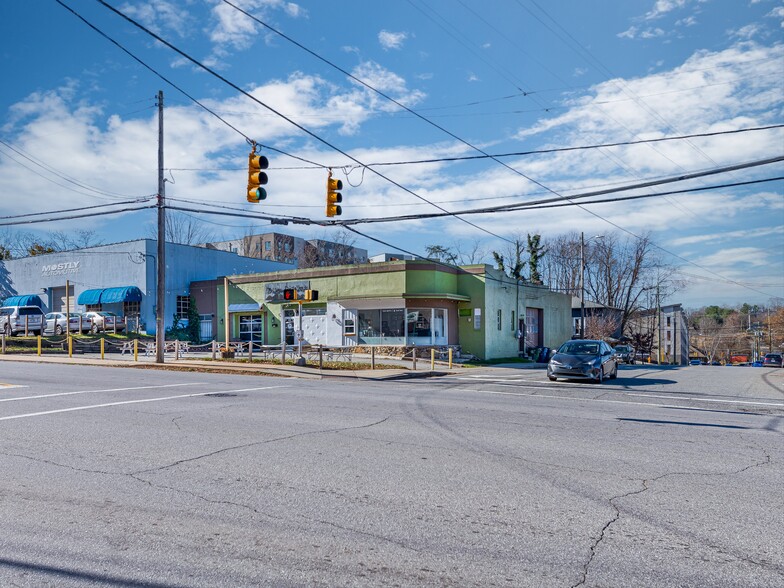 251 Biltmore Ave, Asheville, NC for sale - Building Photo - Image 1 of 58