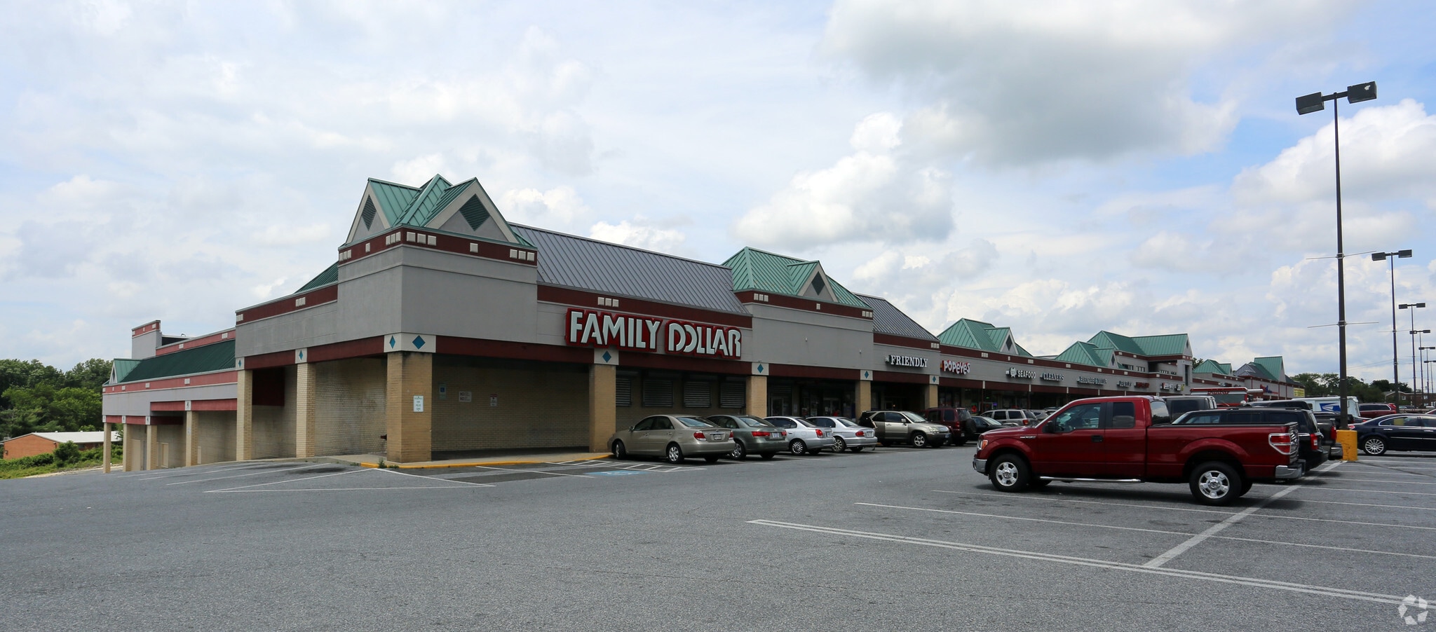 2346 Iverson St, Temple Hills, MD for lease Primary Photo- Image 1 of 12