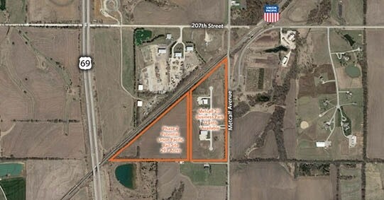 211 211th St, Bucyrus, KS for sale - Primary Photo - Image 1 of 1