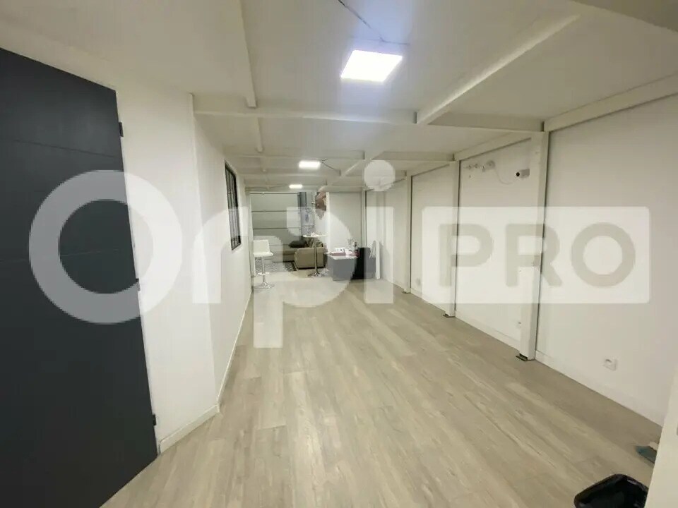 Vente Local d'activités 230 m² - Photo 1